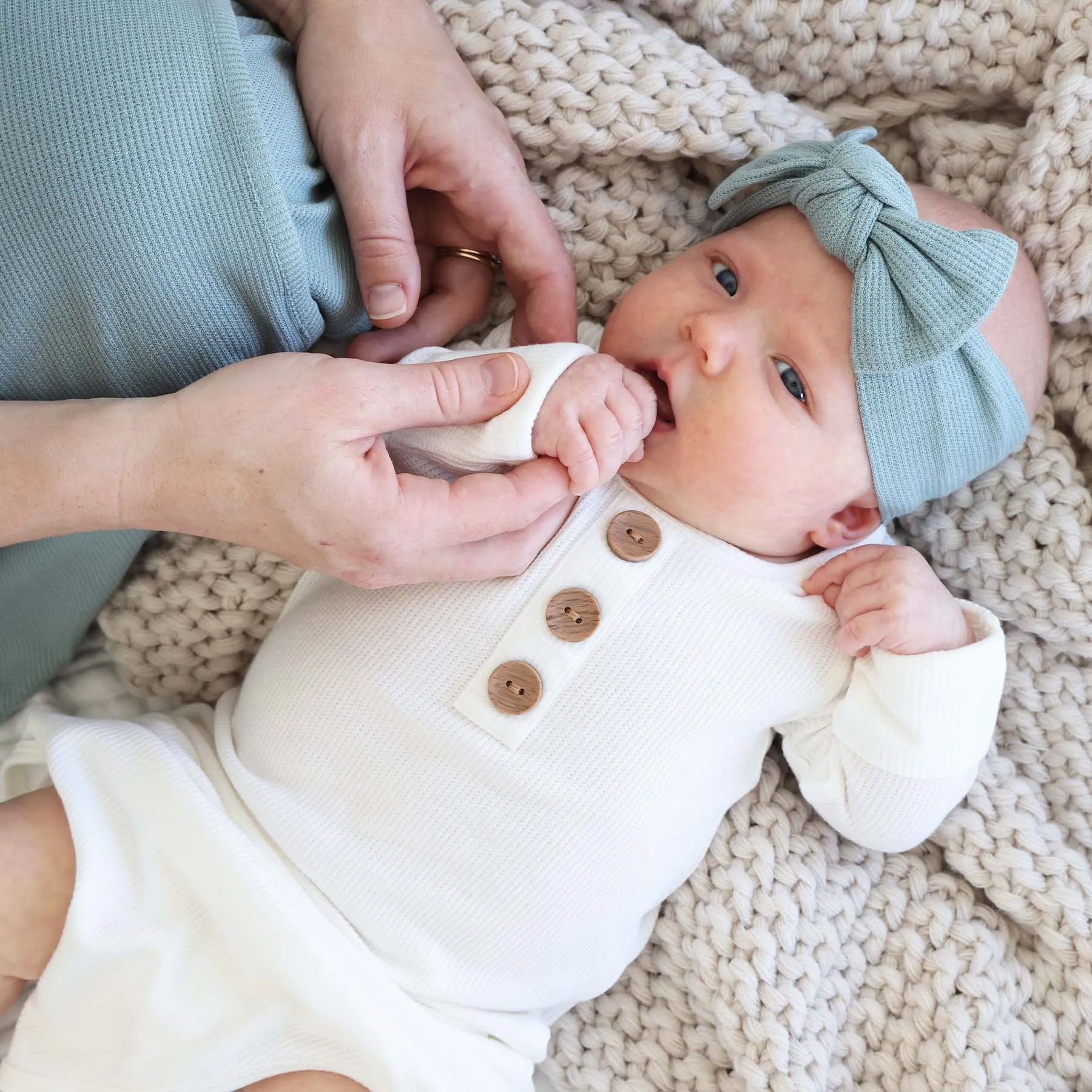 Cloud White Waffle Bamboo Newborn Baby Knot Gown & Hat Set