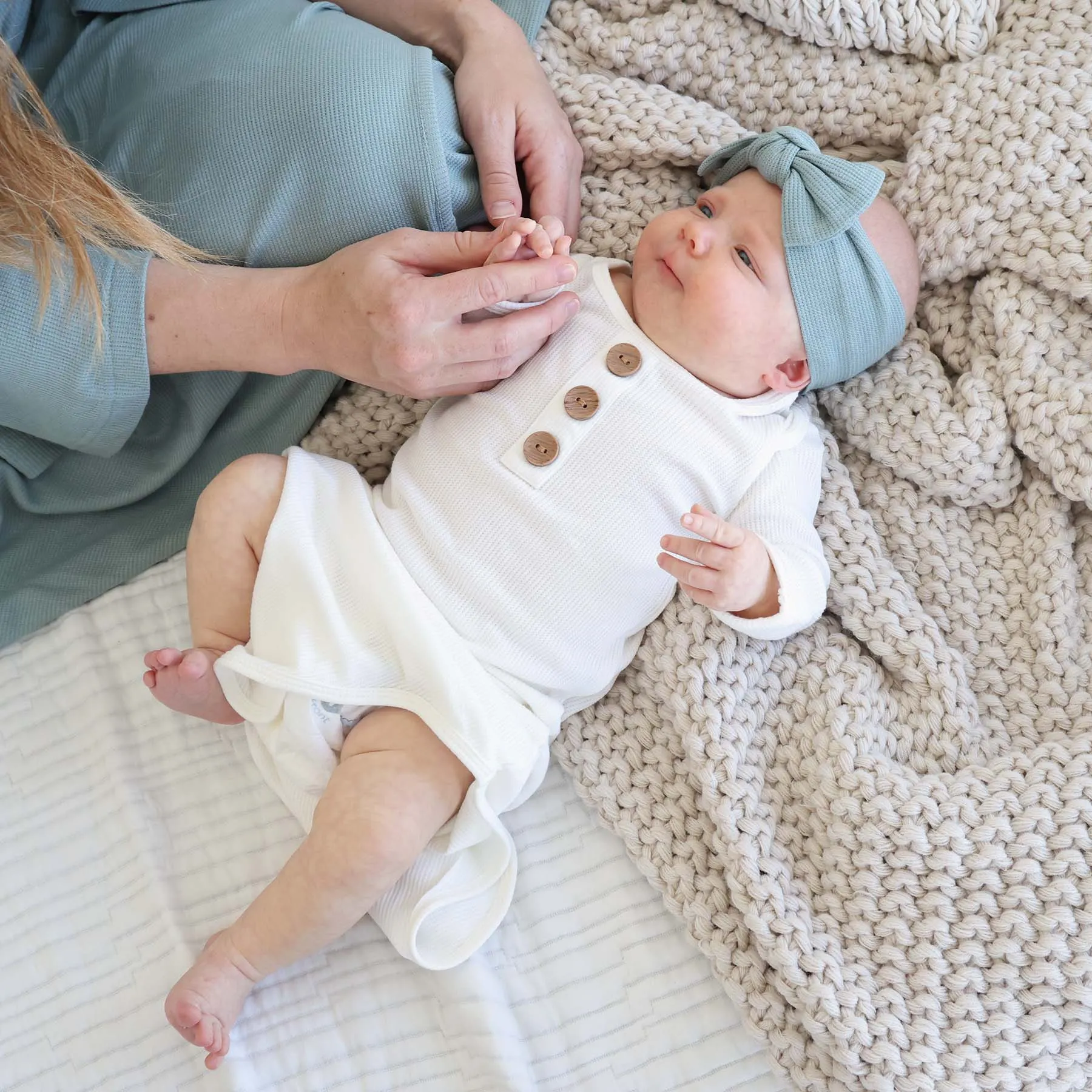 Cloud White Waffle Bamboo Newborn Baby Knot Gown & Hat Set