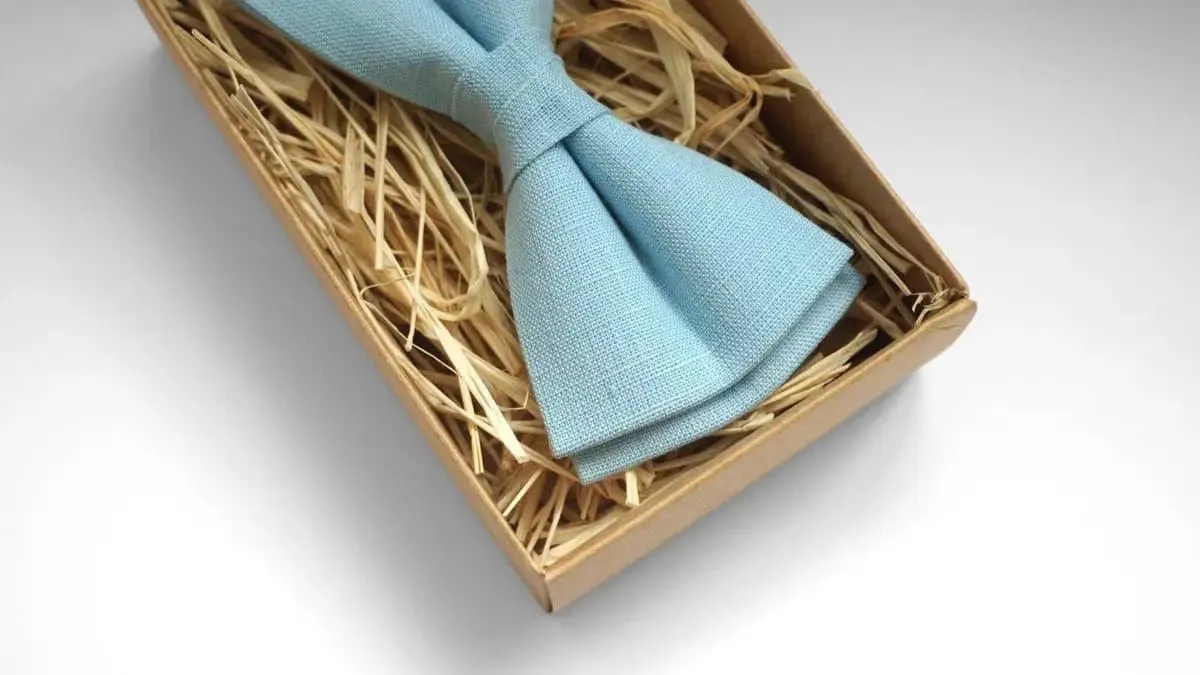 Pale Blue Linen Bow Tie for Men - Perfect for Weddings and Special Occasions